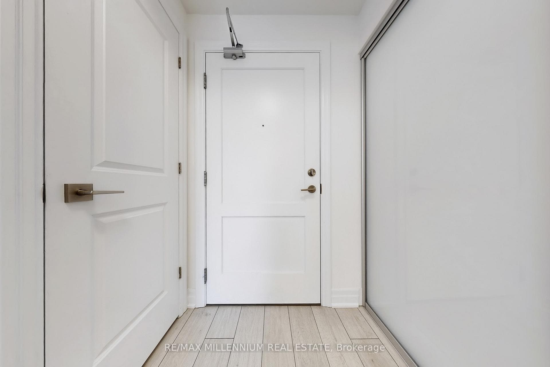 30 Elm Drive Unit 807 photo 34