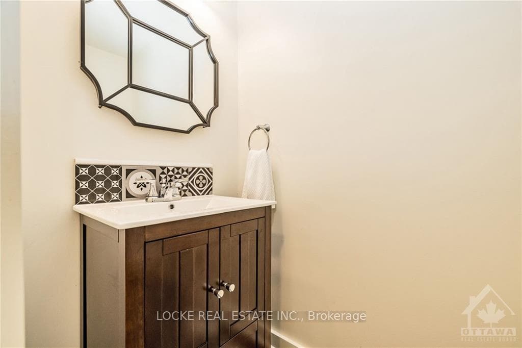 1826 WOODHAVEN Heights photo 17