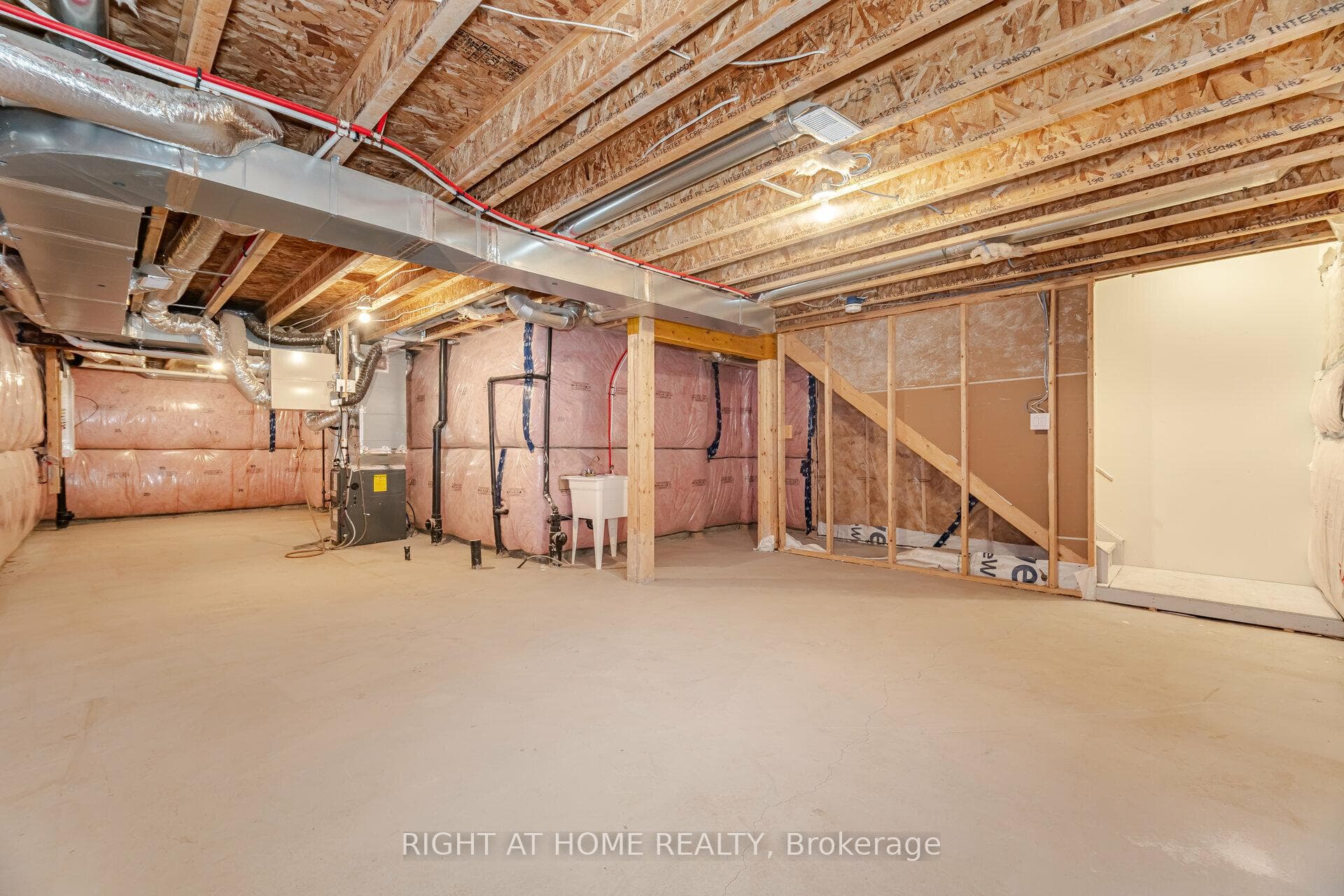 908 Sumac Gardens photo 40