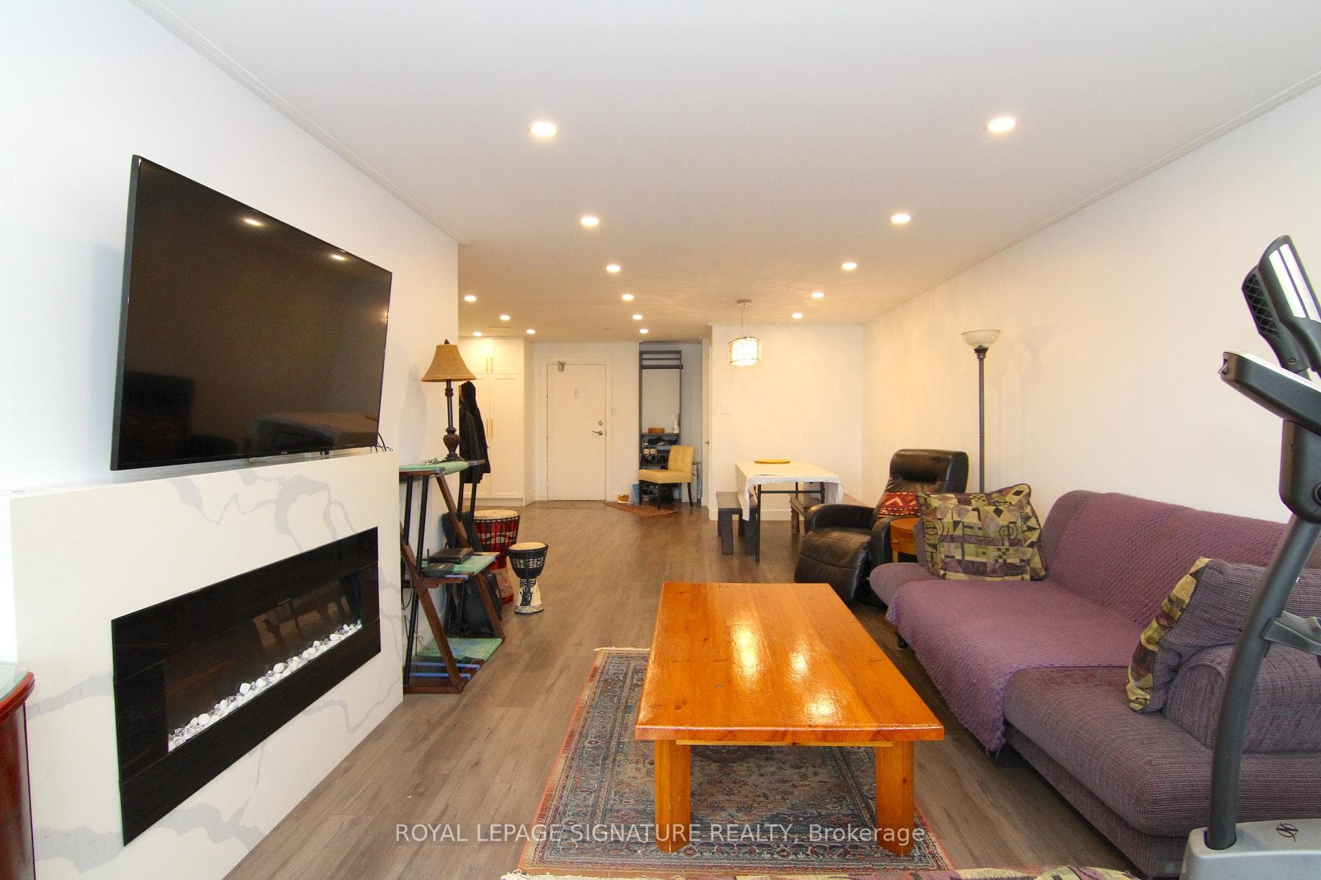 33 Elmhurst Avenue Unit 2207 photo 5