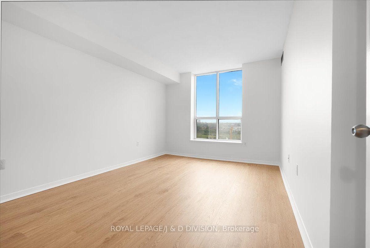 21 Overlea Boulevard Unit 1306 photo 14