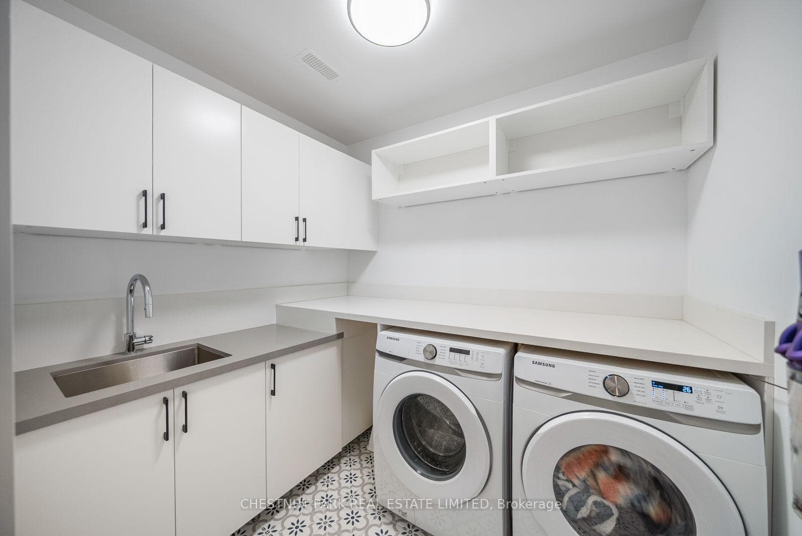 142 Fallingbrook Road photo 42