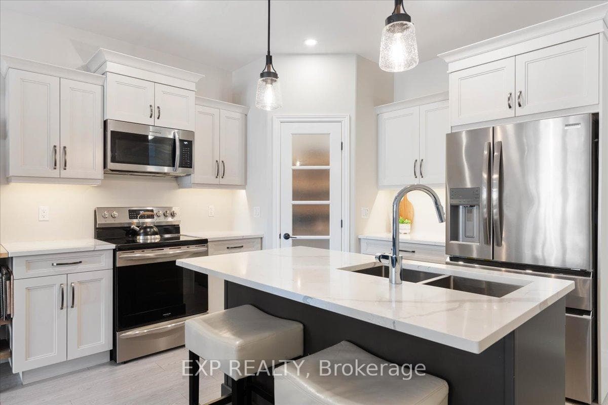 30 Raycroft Drive photo 6