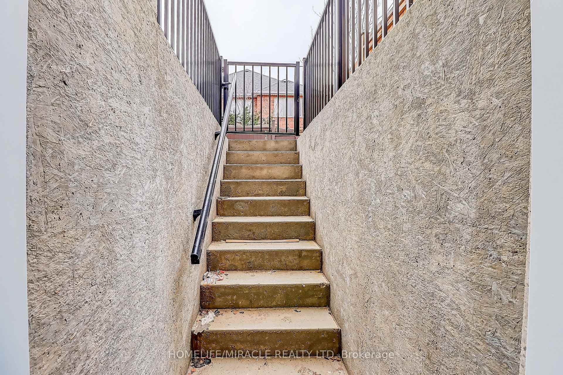 6892 Postmaster Ridge photo 2