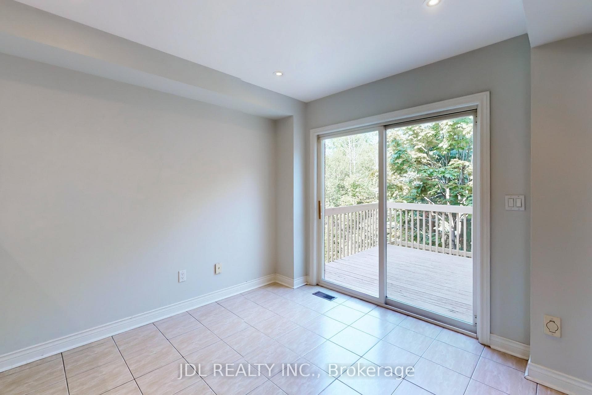 110 Holly Drive photo 8