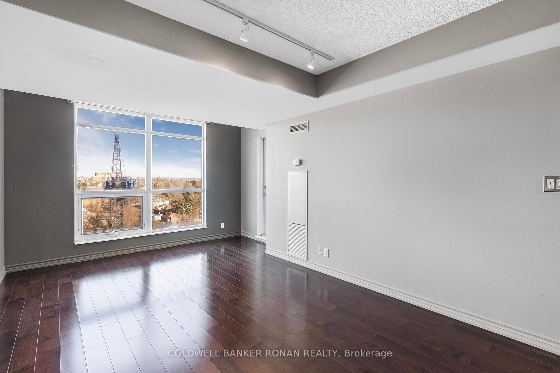 18 Harding Boulevard Unit 1203 photo 9