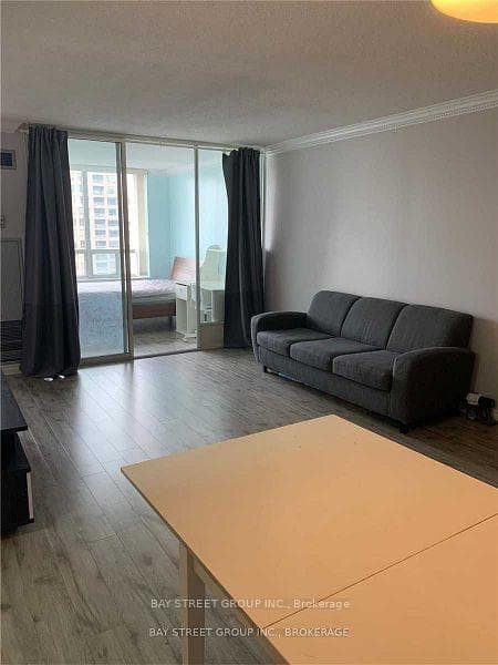 30 Greenfield Avenue Unit 1612 photo 8