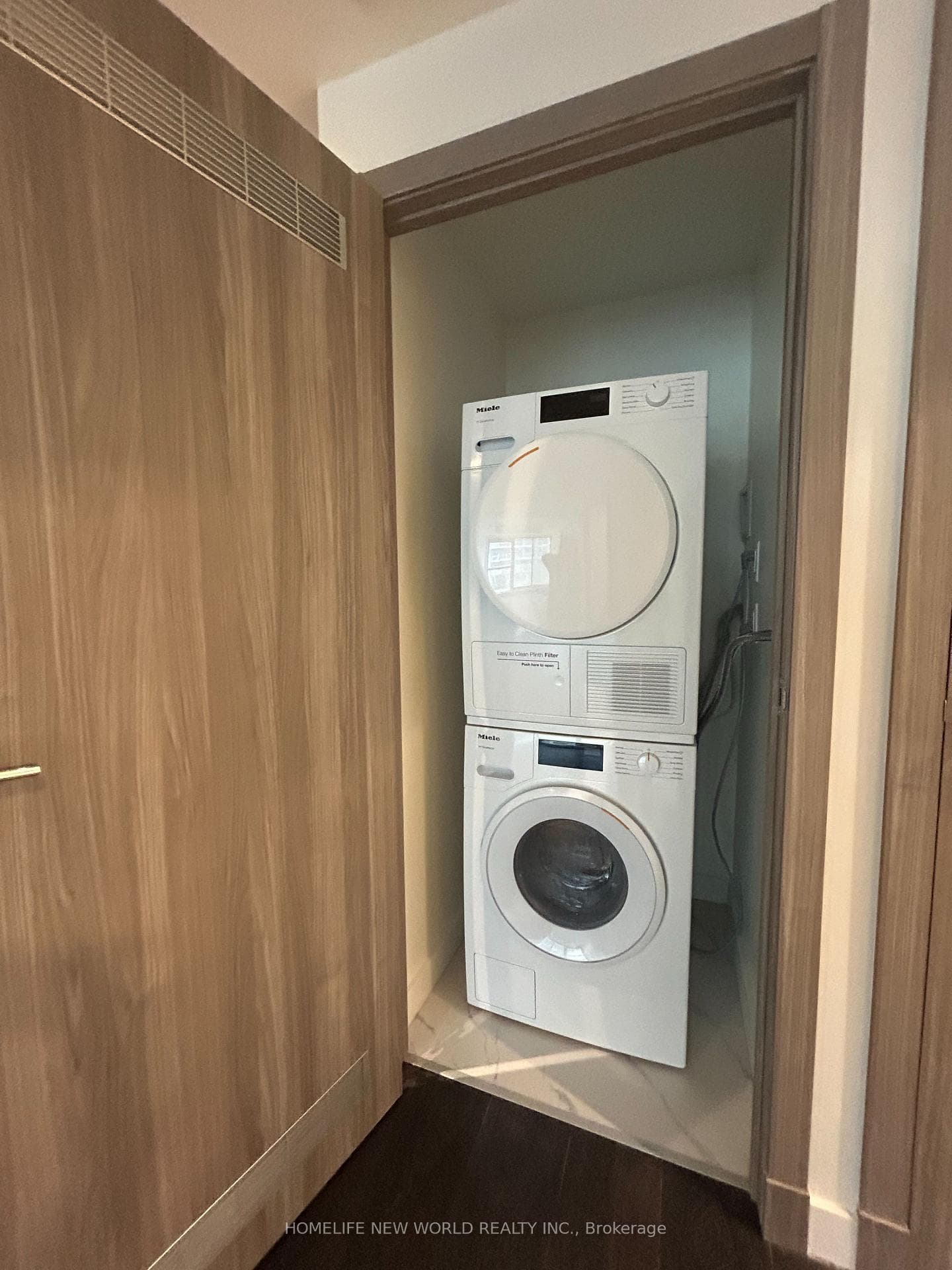 25 Mcmahon Drive Unit 201 photo 12