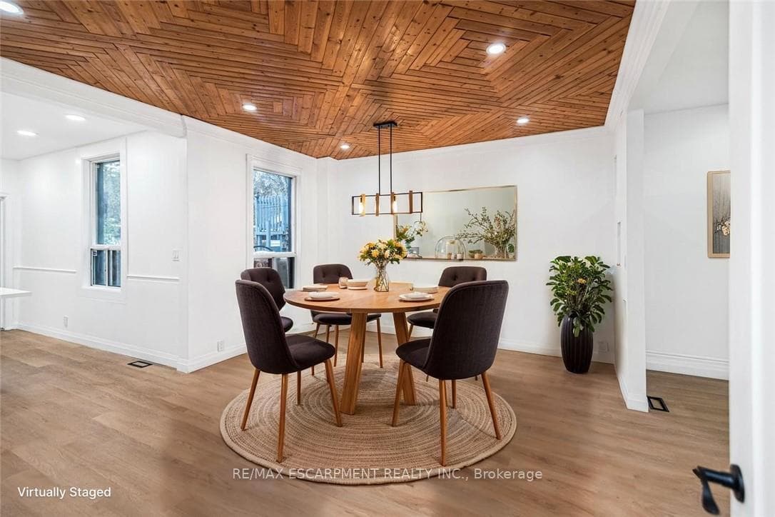 48 Aikman Avenue photo 9