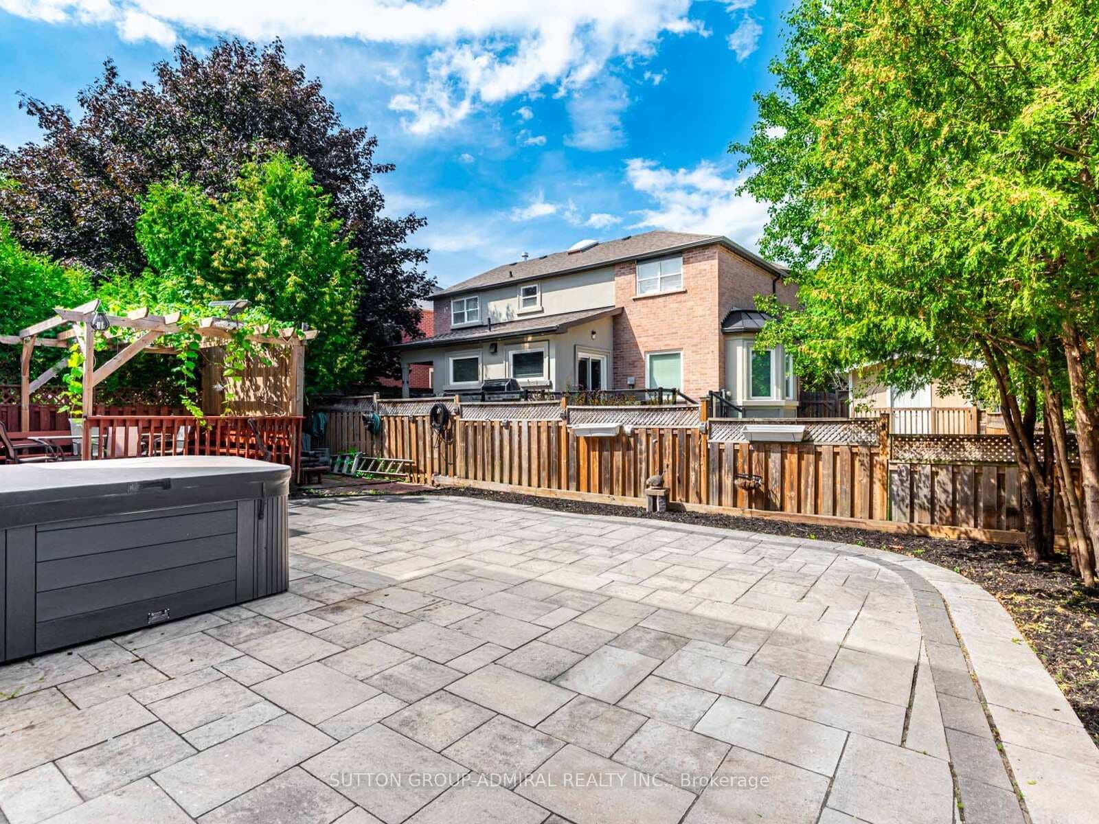 98 Rosedale Heights Drive photo 2