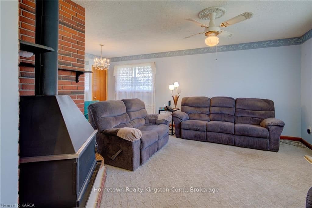 1830 SYDENHAM Road photo 5