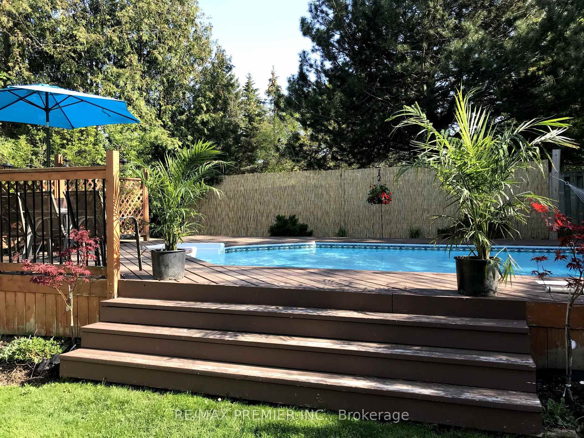 355 Hersey Crescent photo 35