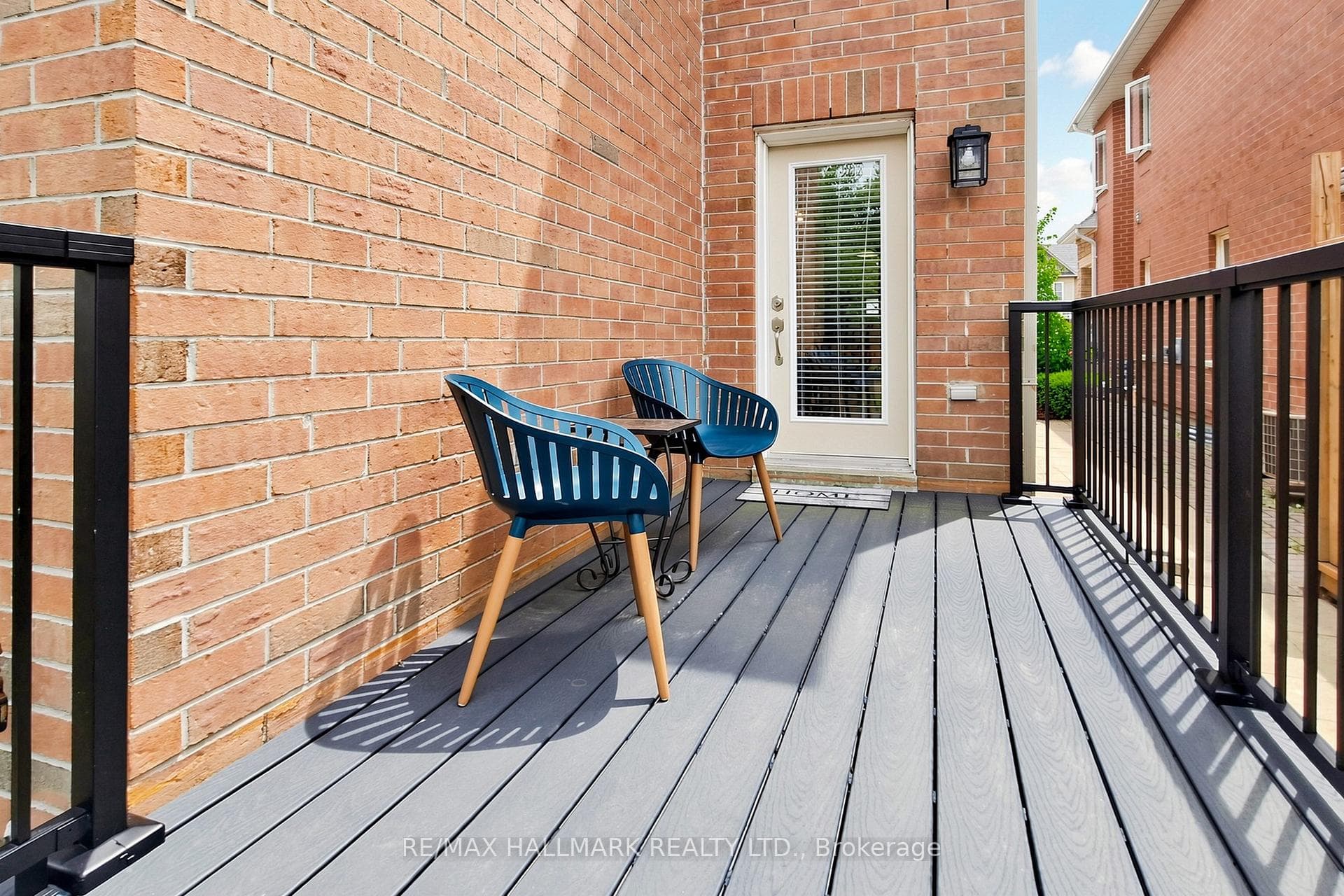 24 Idyllwood Avenue photo 40