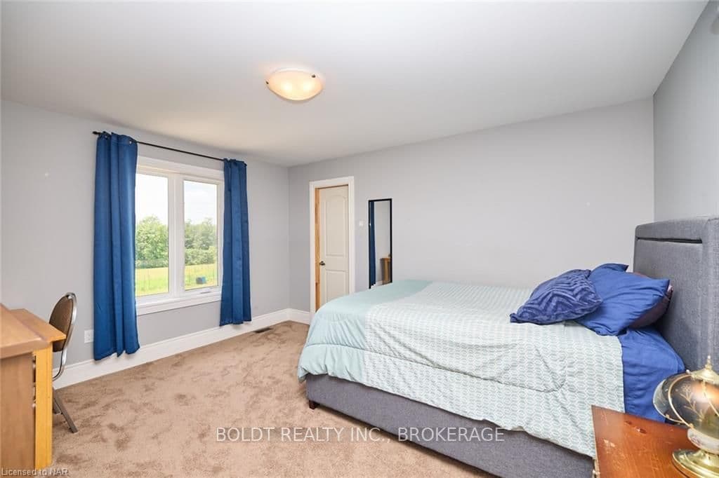 4th bedroom with walk-in closet