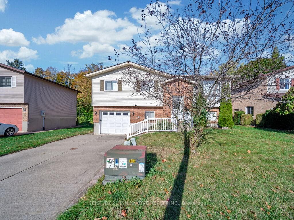 838 Mackendrick Drive photo 1
