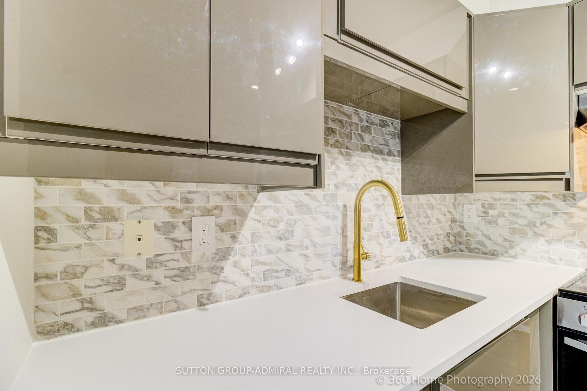 43 Eglinton Avenue Unit 501 photo 6
