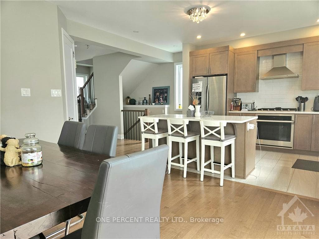 348 LAMARCHE Avenue photo 9