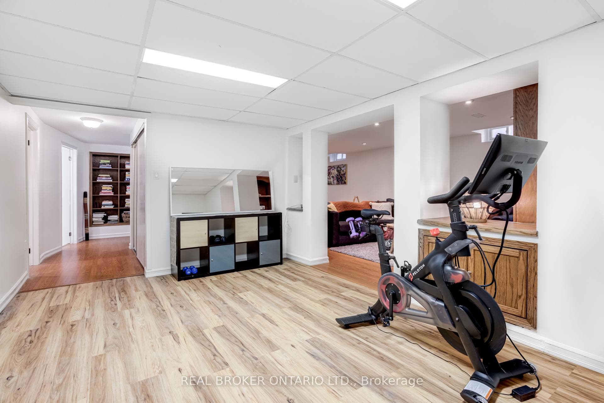 2054 Pelee Boulevard photo 30
