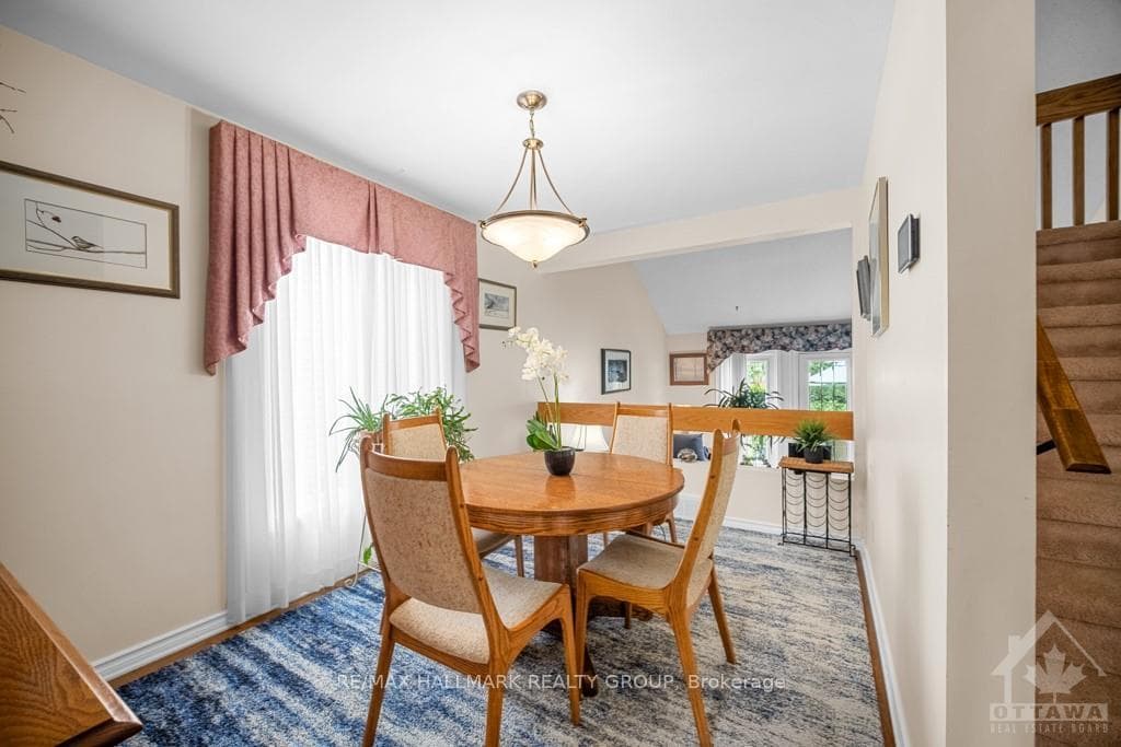 34 MELVILLE Drive photo 6