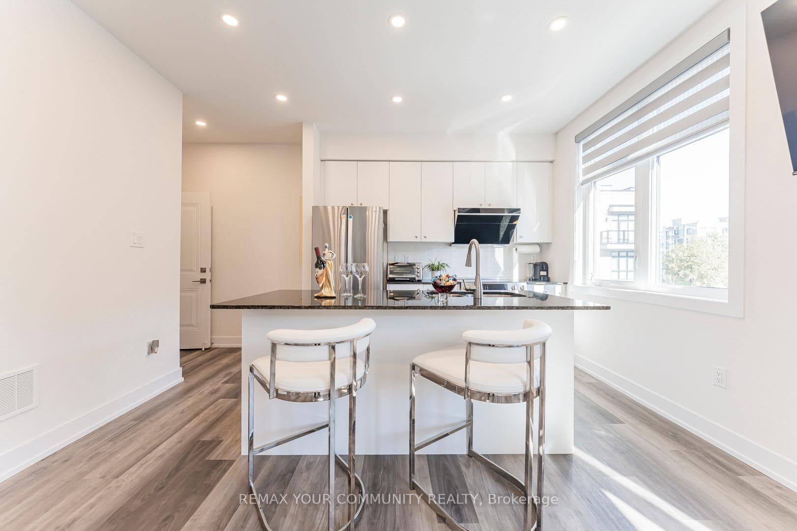 6 Sayers Lane Unit 18 photo 5