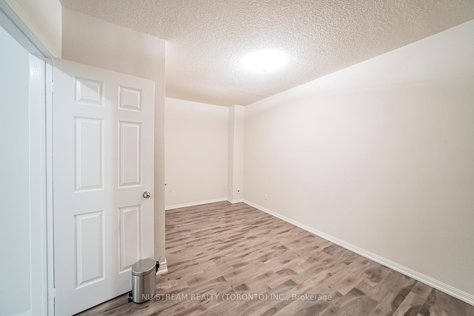 7 St Moritz Way Unit 5 photo 14
