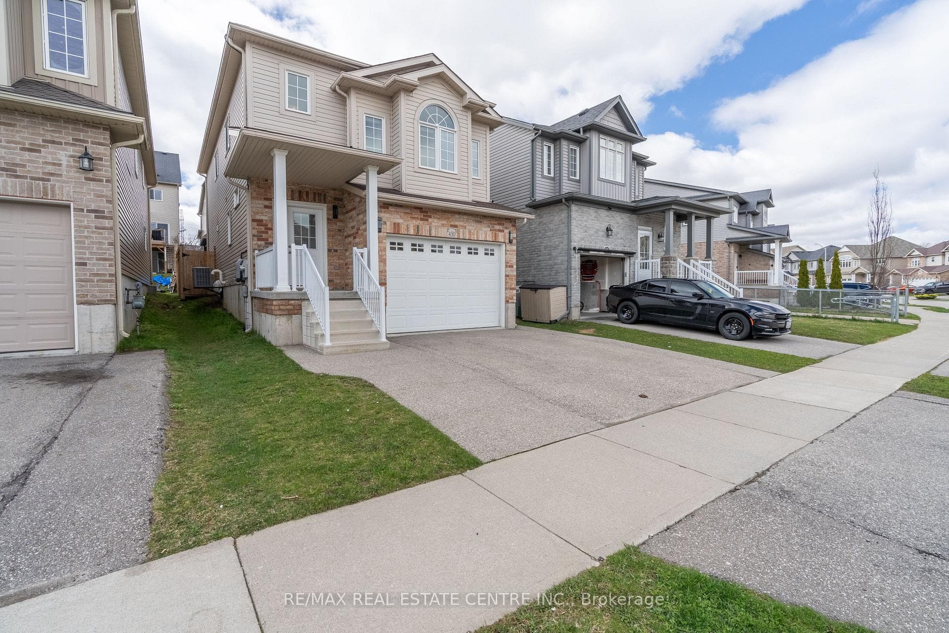 430 Woodbine Avenue photo 3