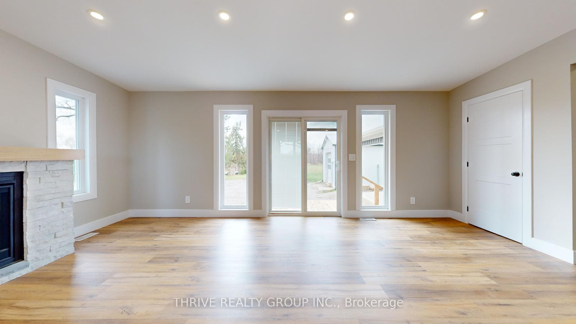 1559 ELMTREE Drive photo 23