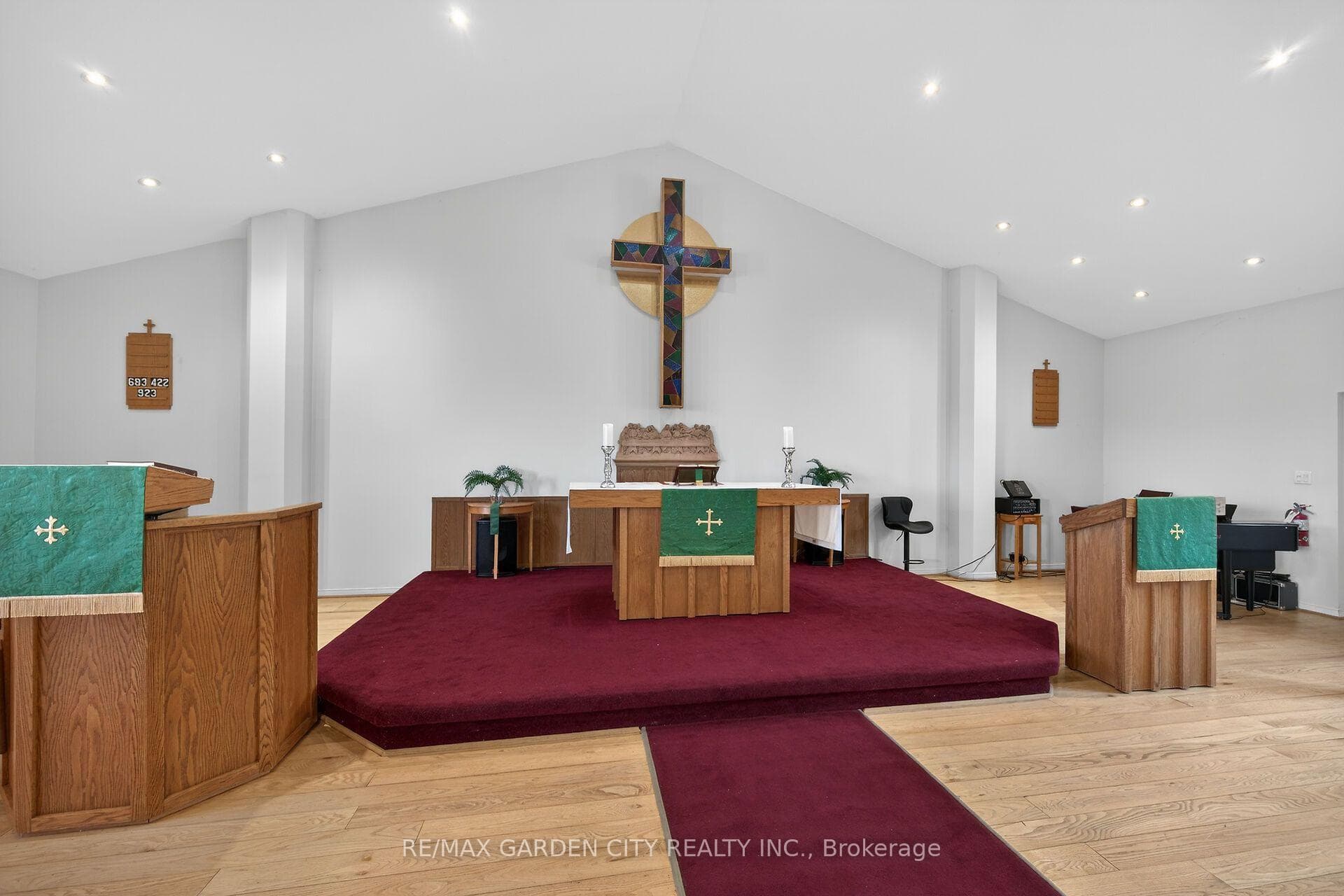1140 Bay Street photo 18