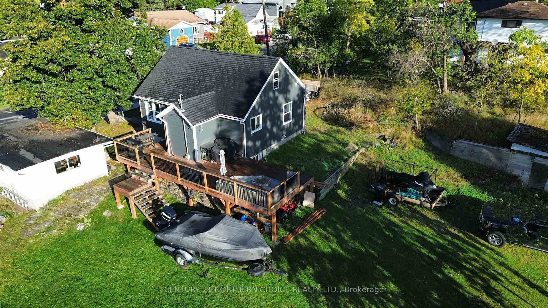 627 Sixteenth Avenue photo 40