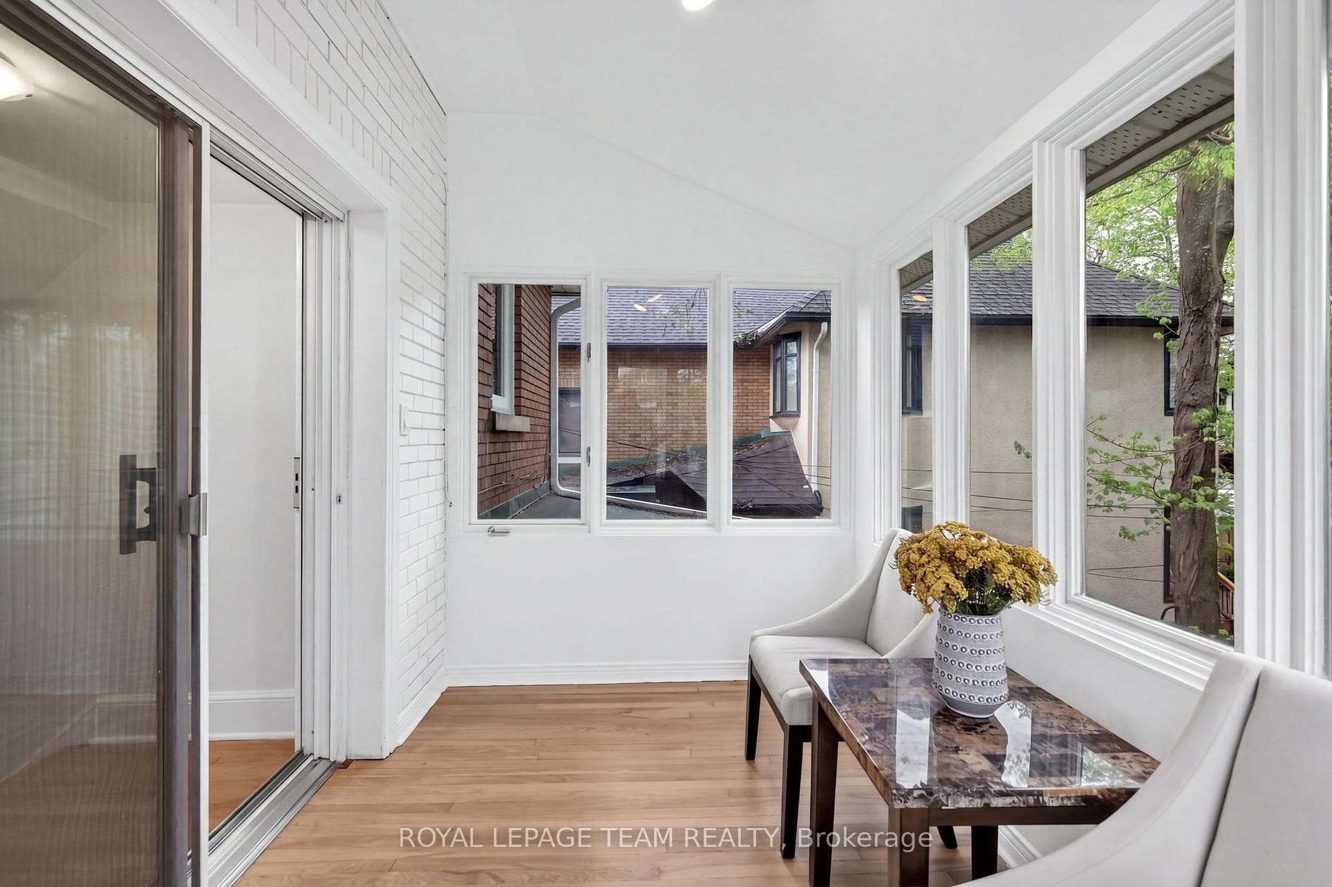 131 Acacia Avenue photo 18