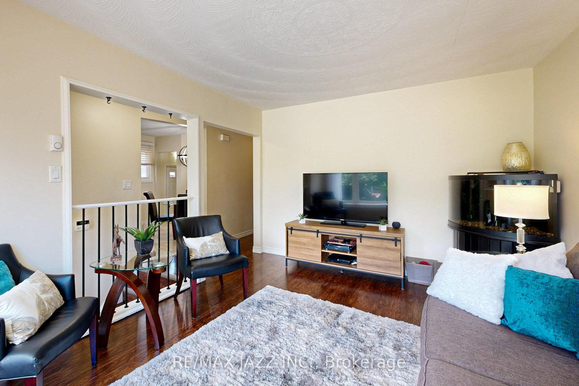 888 Walnut Court photo 6