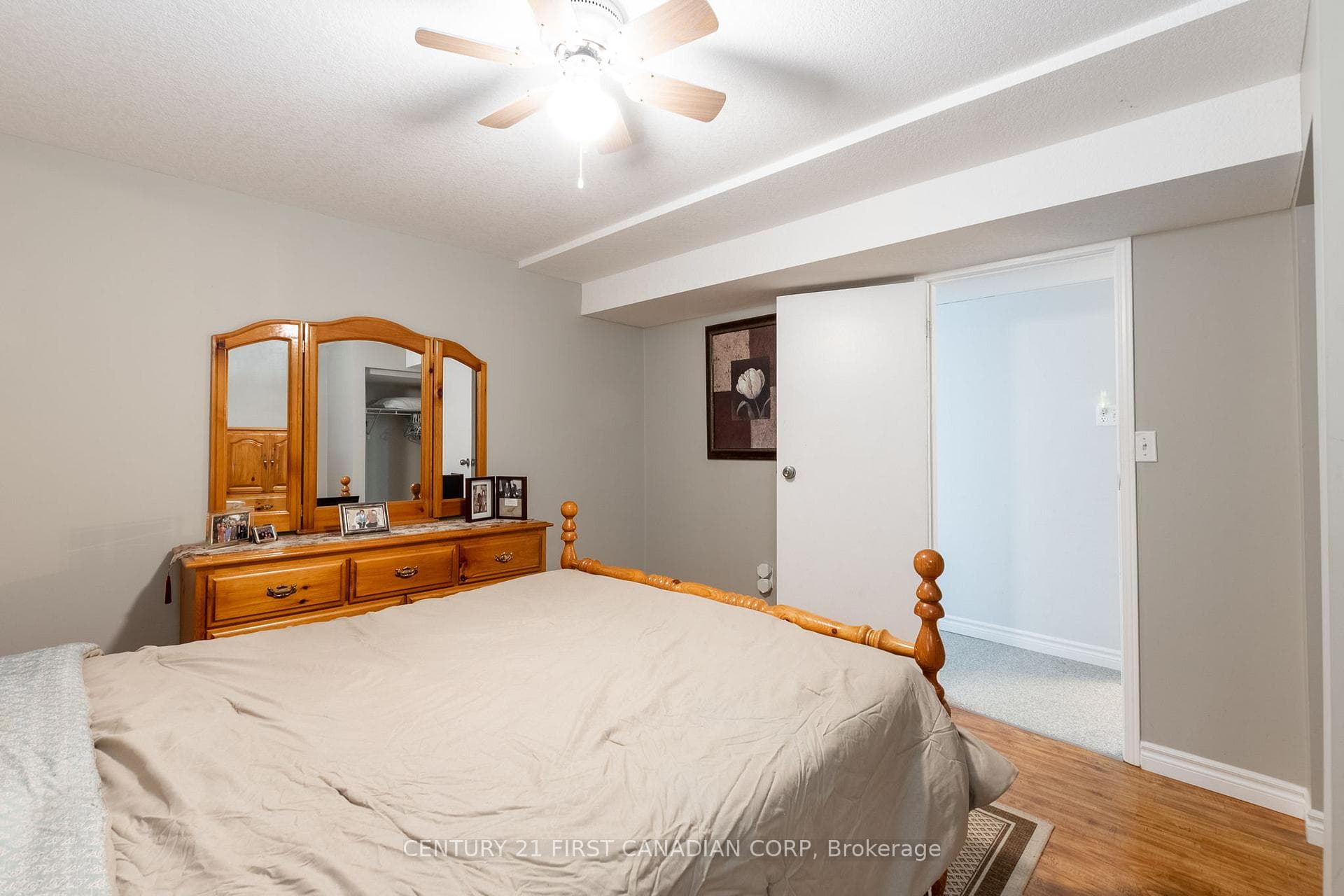 4 Taylor Crescent photo 27
