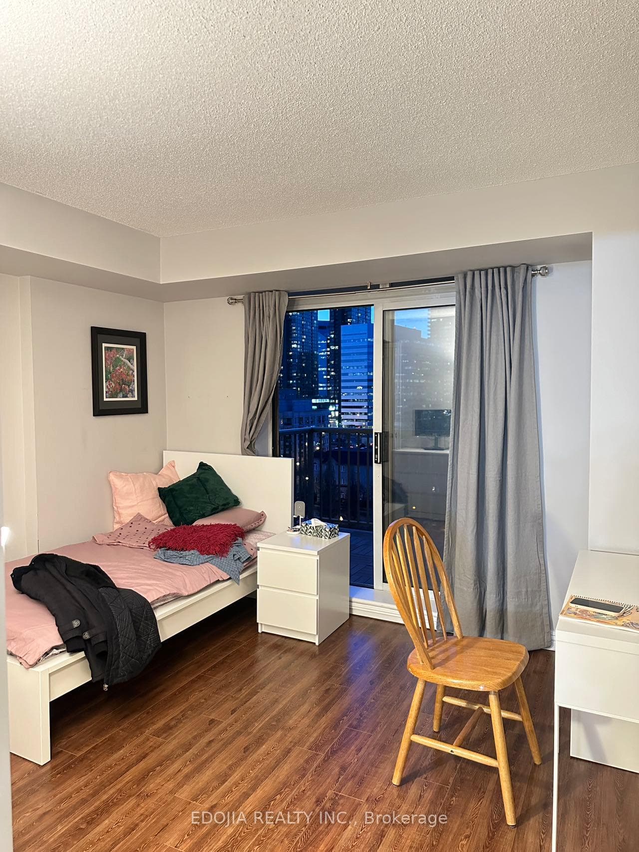 55 Harrison Garden Boulevard Unit 908 photo 1