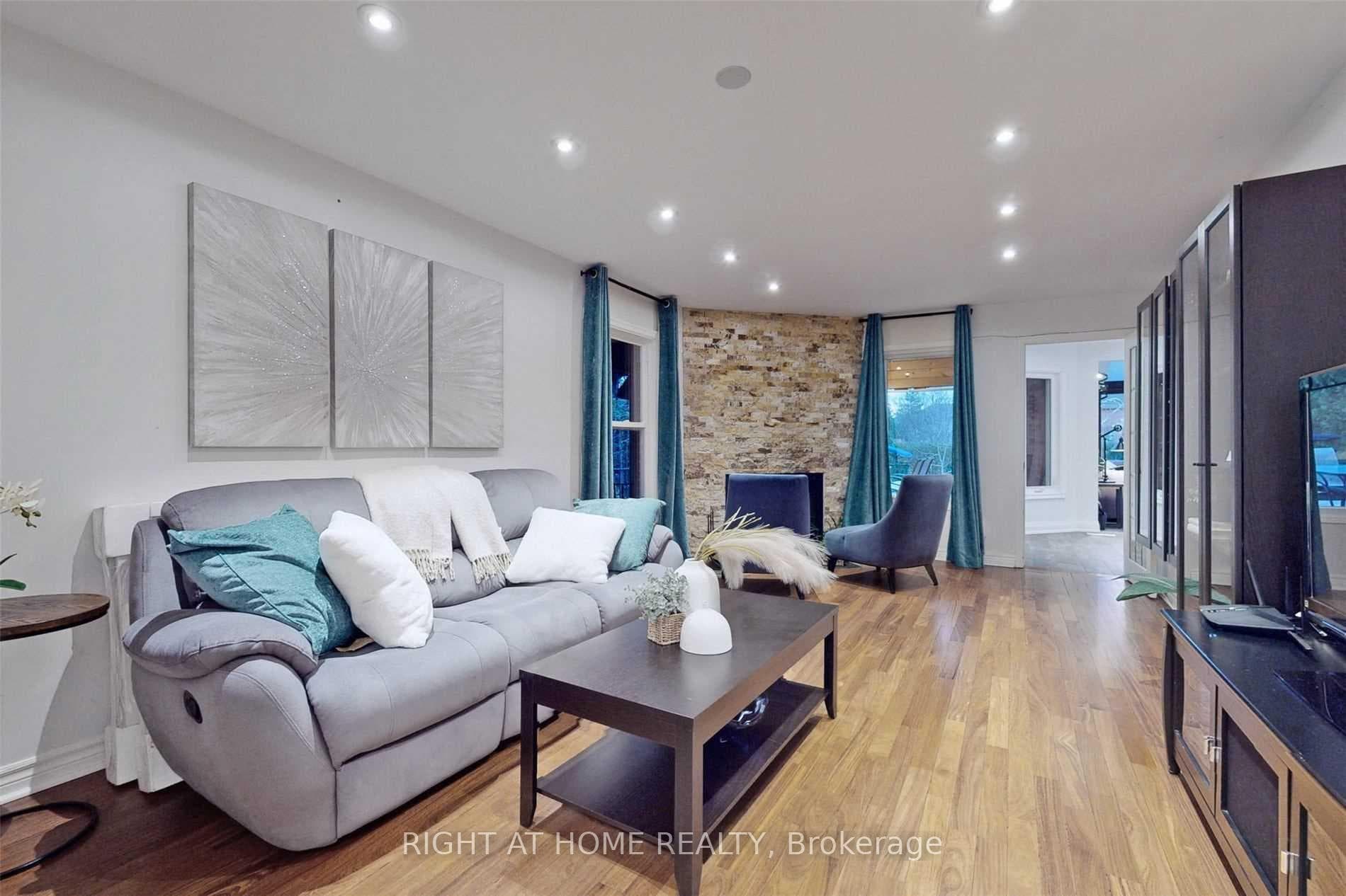 43 Topham Crescent photo 15