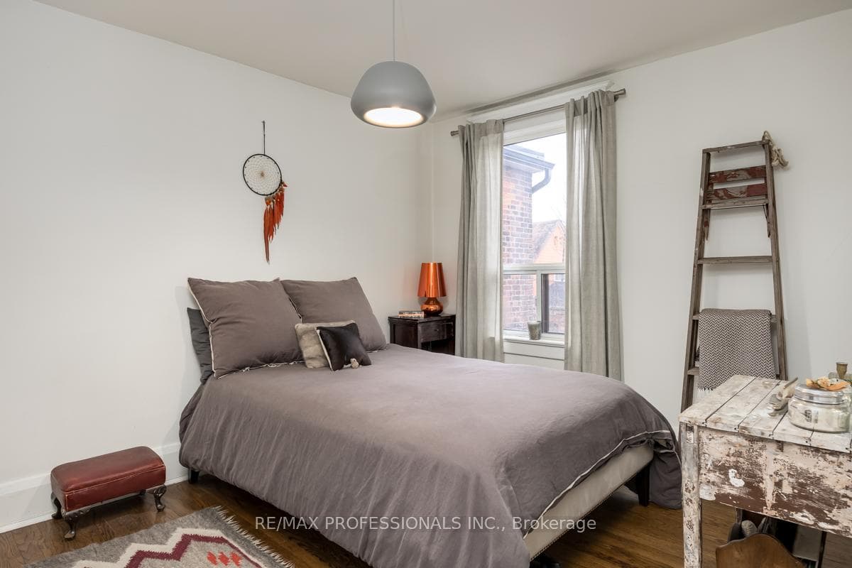 1381 Lansdowne Avenue photo 25