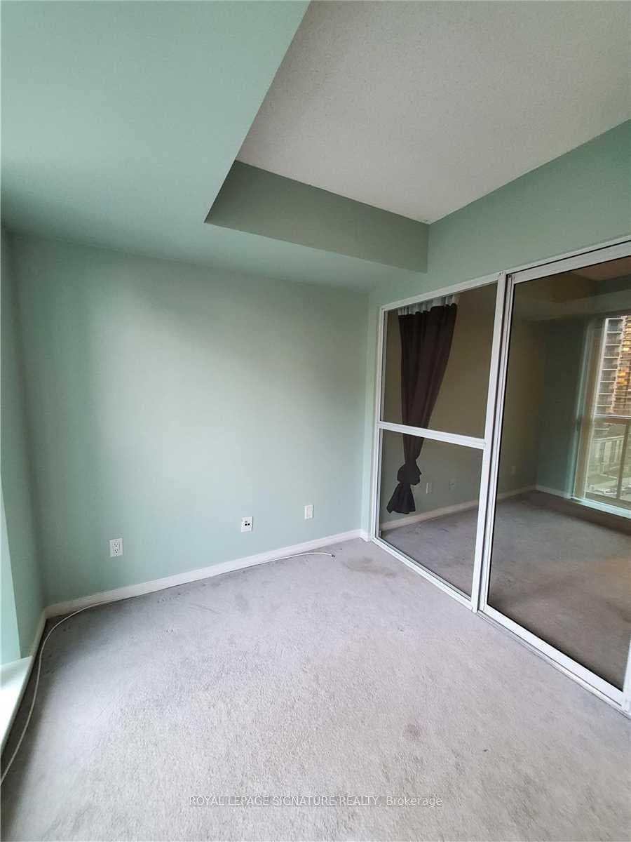 30 Harrison Garden Boulevard Unit 812 photo 14