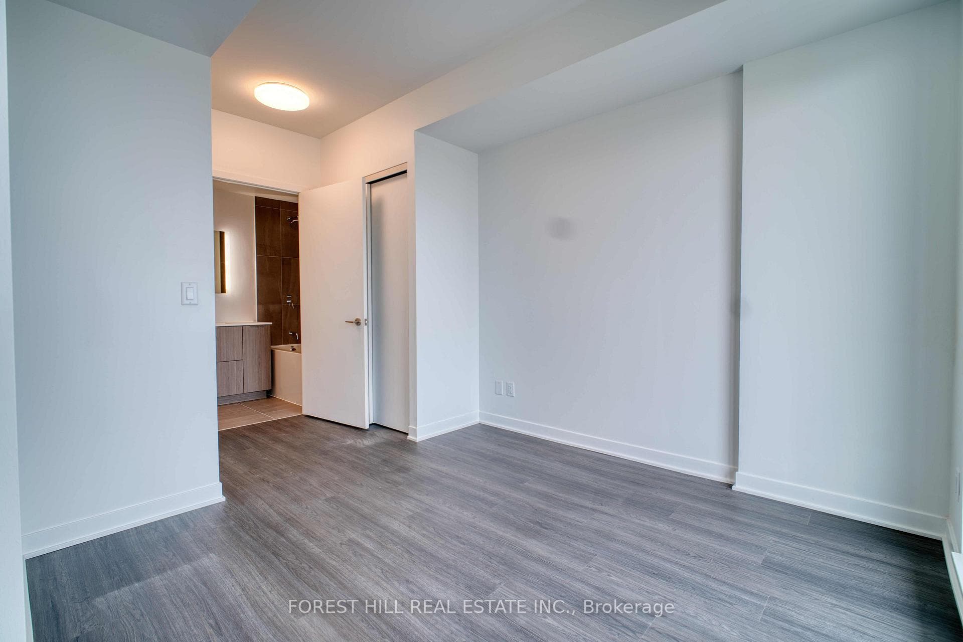 185 Alberta Avenue Unit 808 photo 6