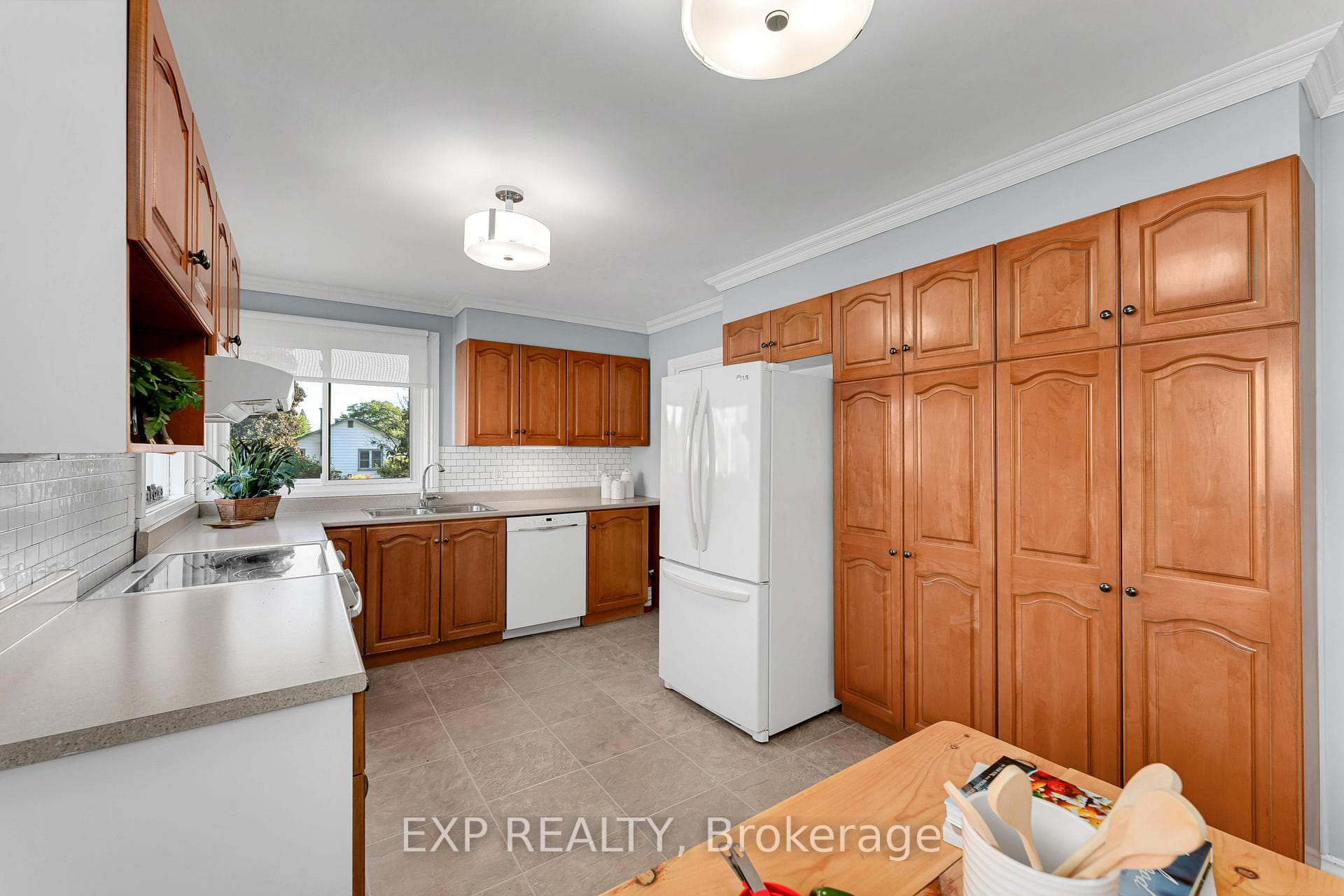 450 Coronation Boulevard photo 16