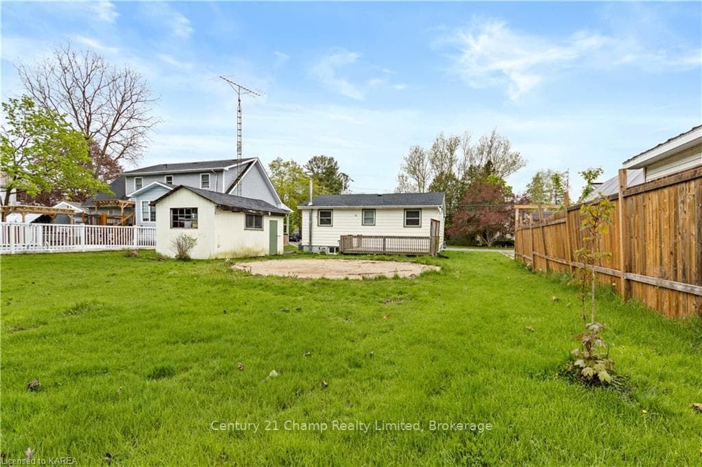 135 ELM Street photo 33