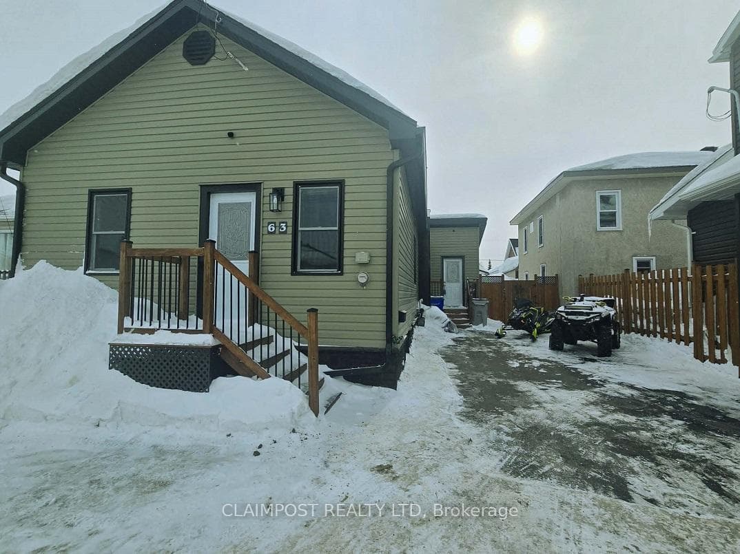 63 Kent Avenue photo 2