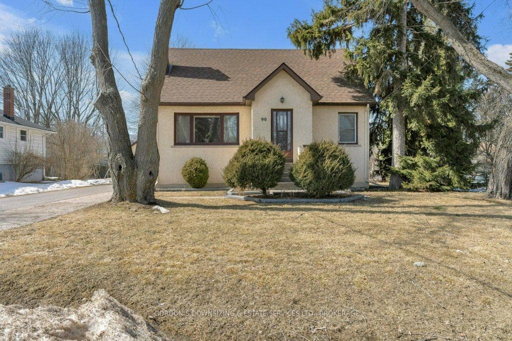 90 Hillendale Avenue photo 1