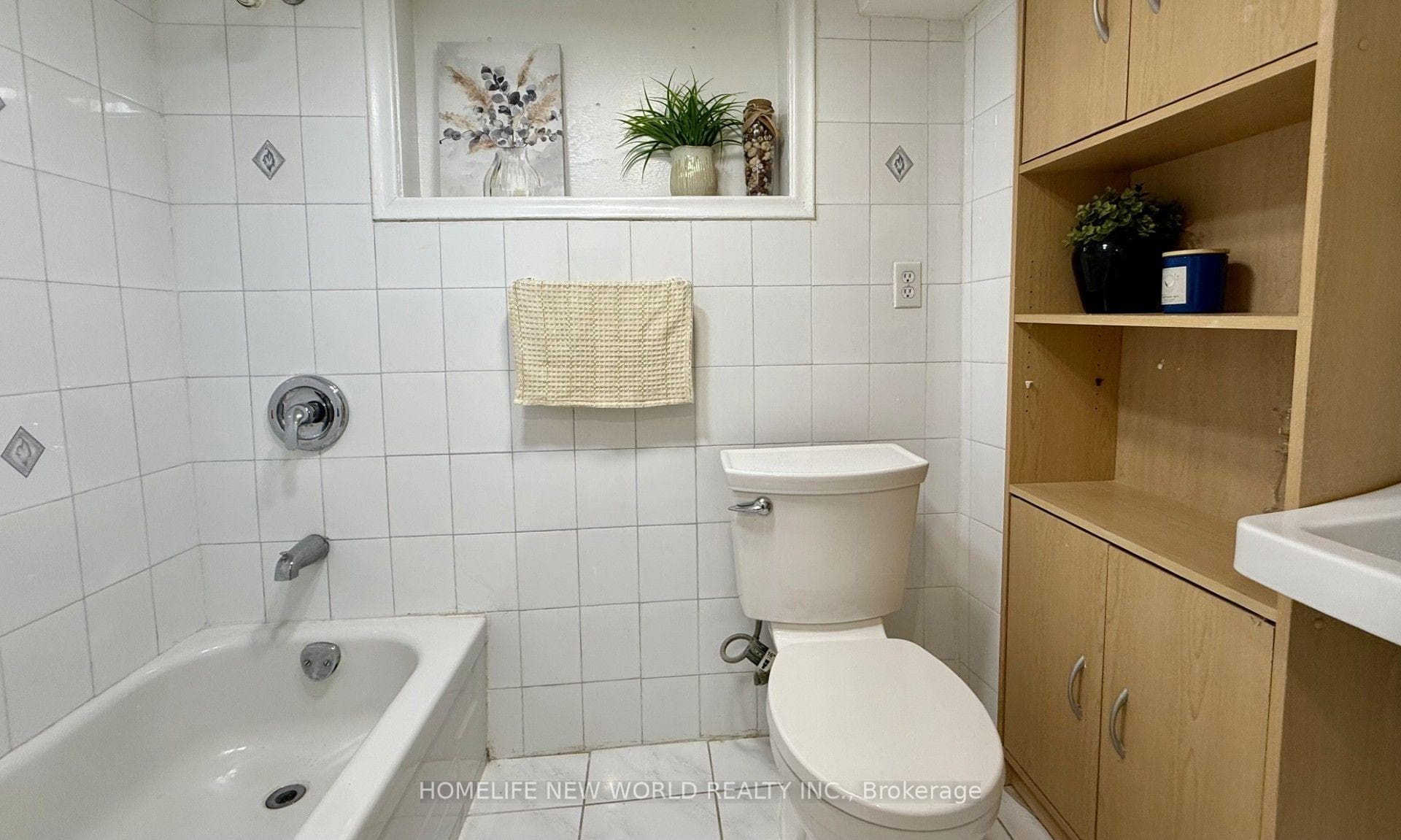 509 Dupont Street photo 25