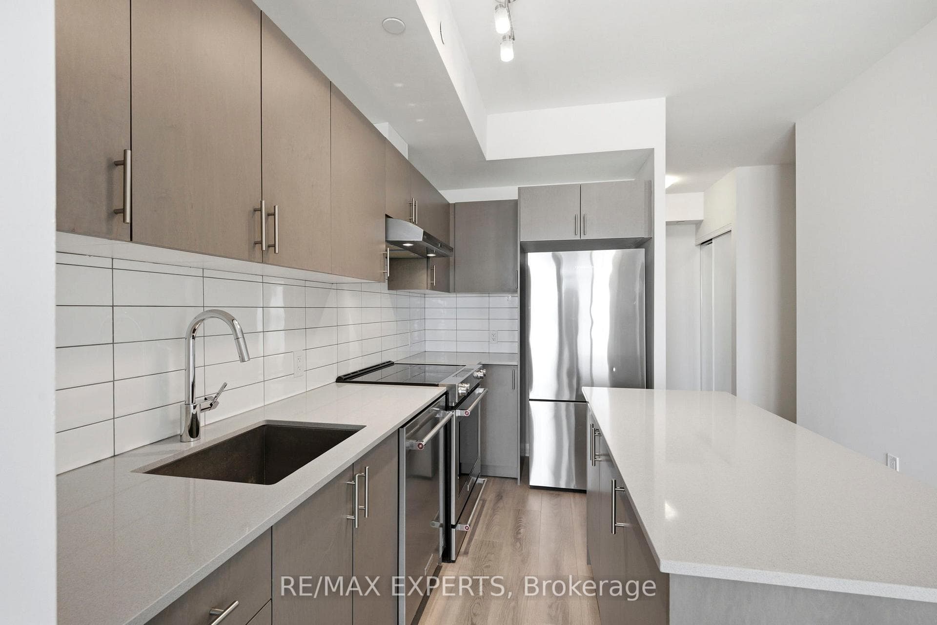 9000 Jane Street Unit 1220 photo 12