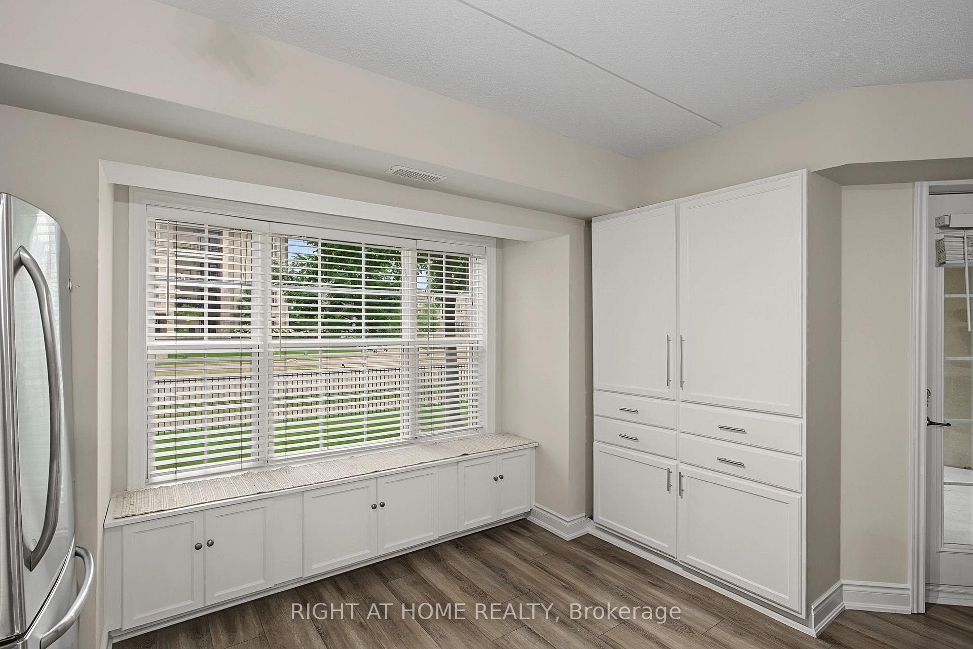 1491 Maple Avenue Unit 111 photo 10
