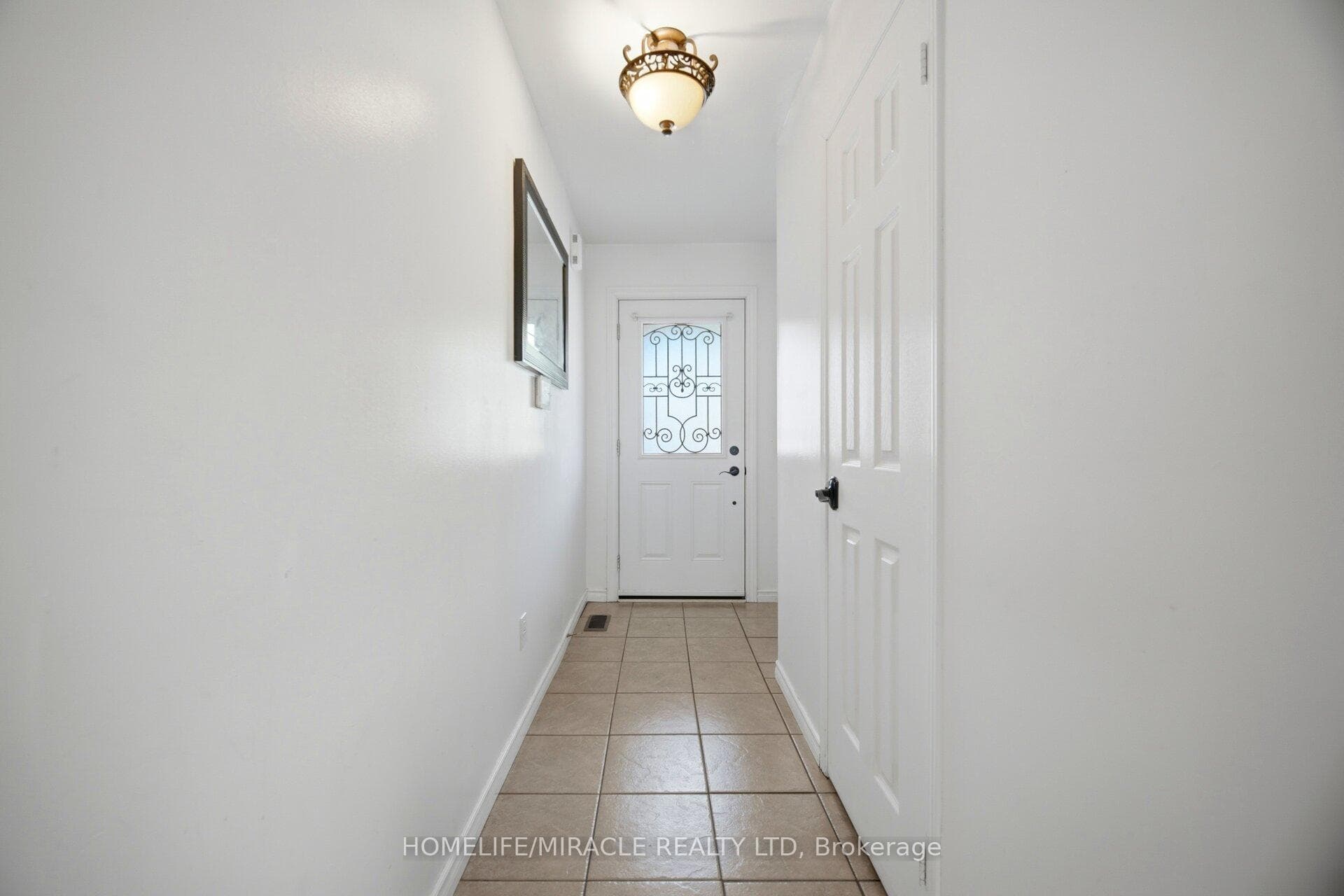 45 Ridgefield Court photo 5