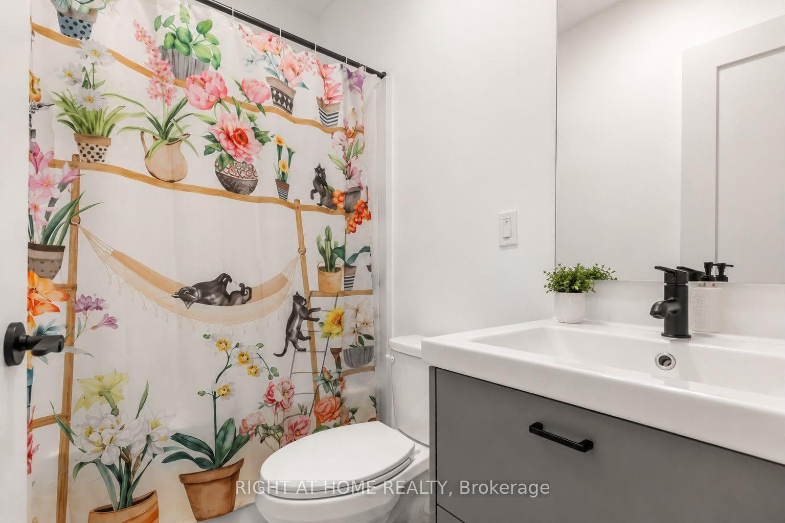 148 Glenlake Avenue Unit #7 photo 13
