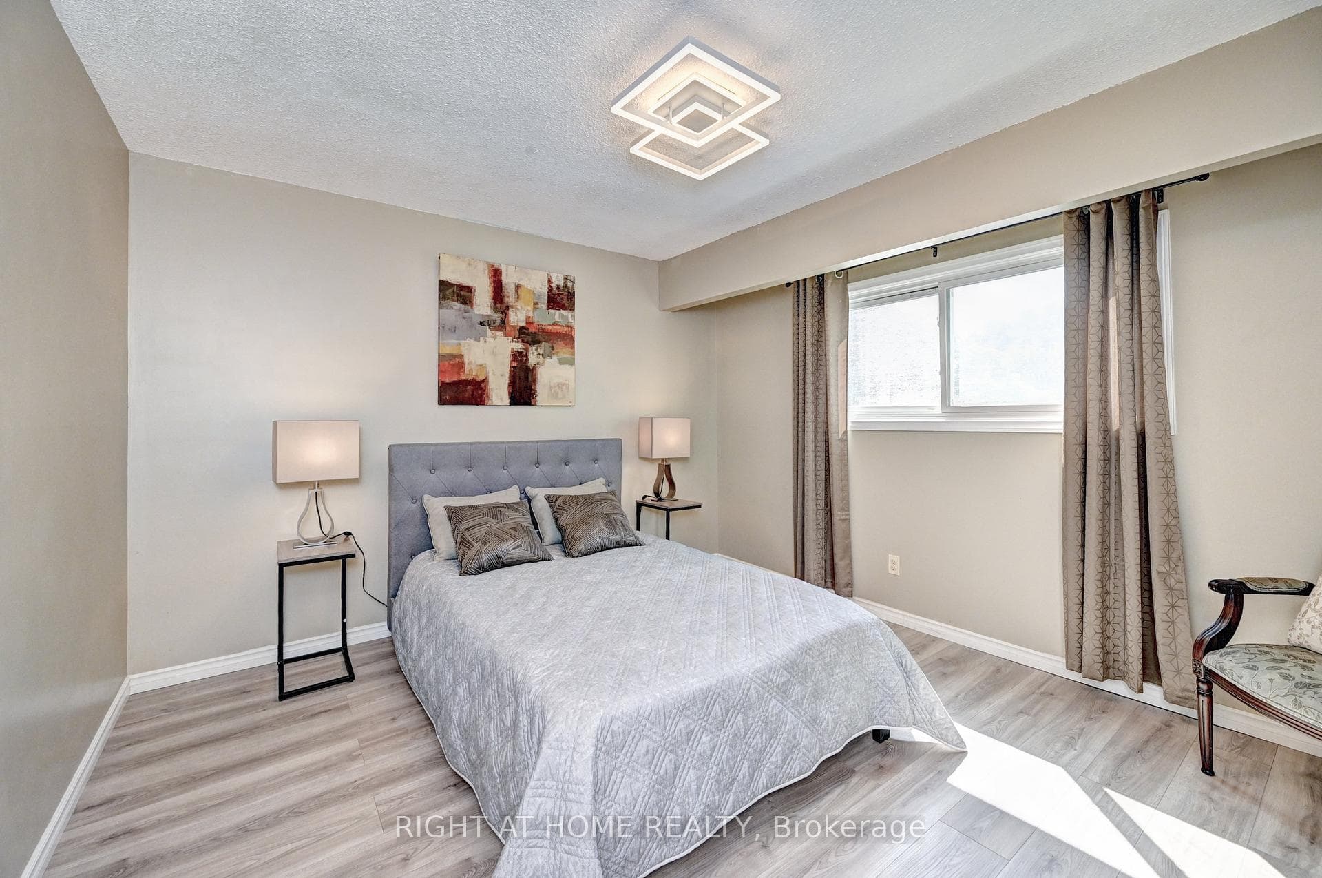 92 Pinemeadow Crescent photo 23
