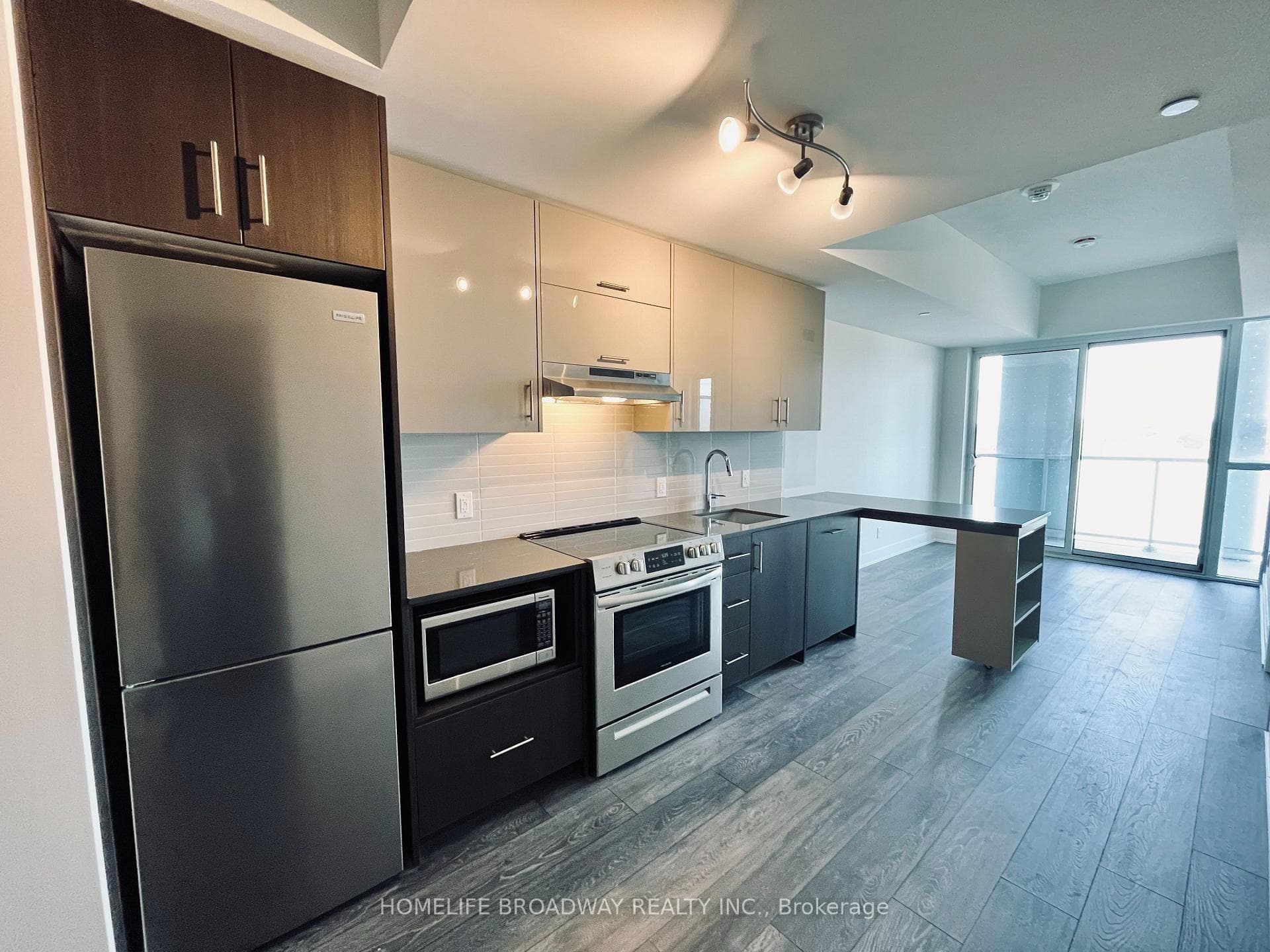 188 Fairview Mall Drive Unit 523 photo 7