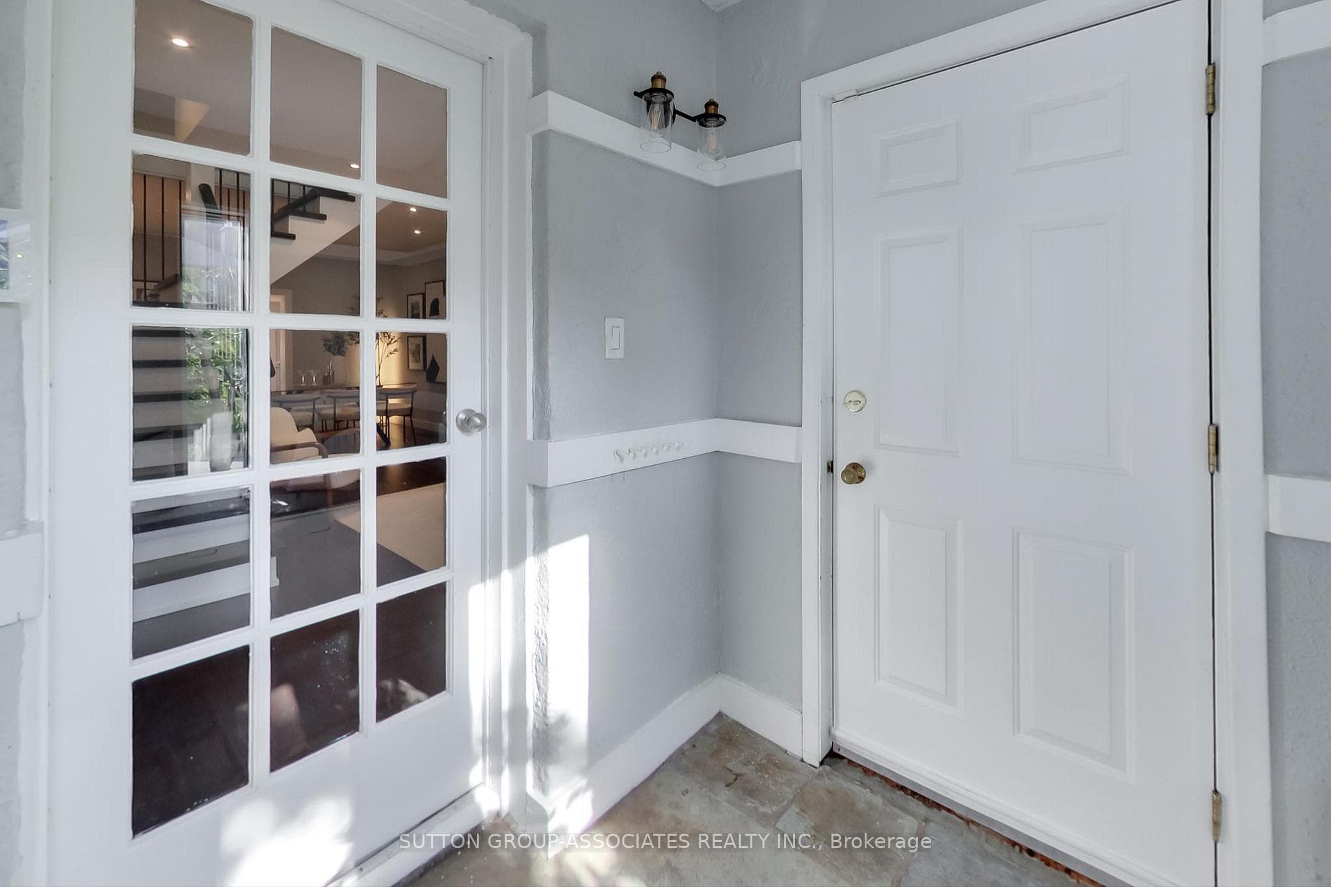 177 Humewood Drive photo 3