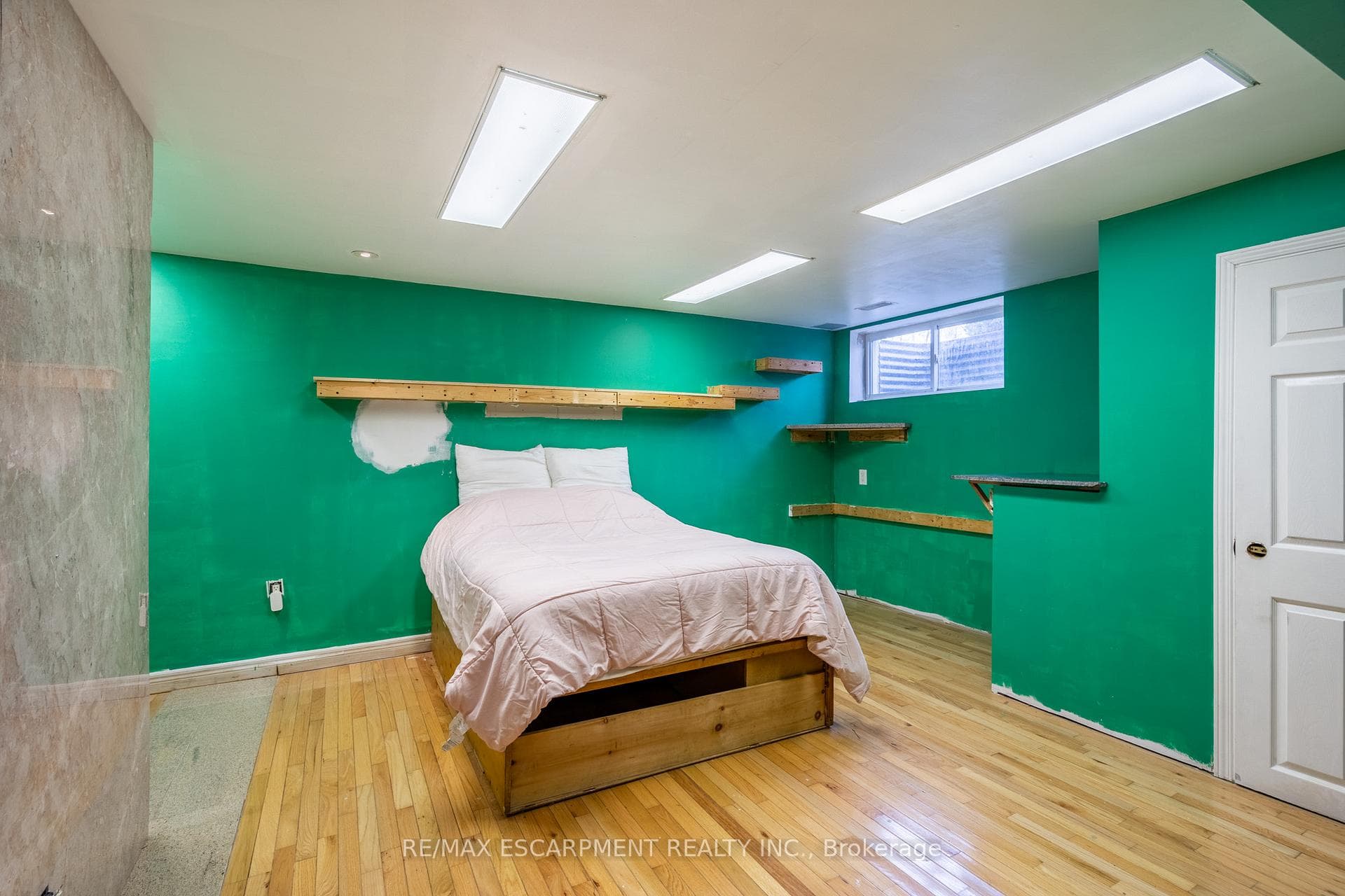 735 Brock Road photo 24